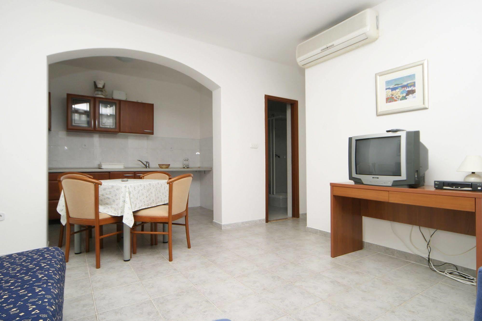 Apartments Pucisca Zewnętrze zdjęcie